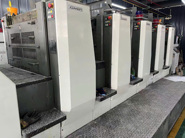 Komori LX529 5 màu + 1 cụm phủ 61x75cm năm 2008