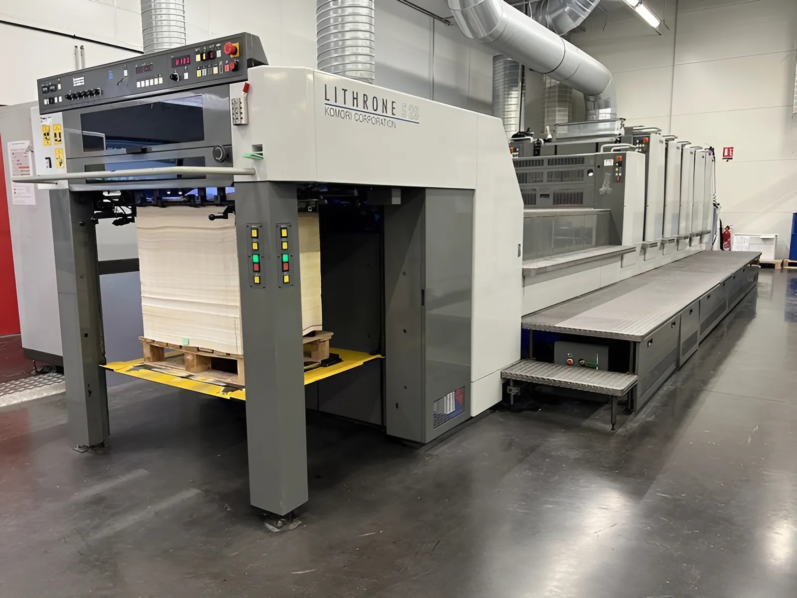 Komori 529 - 5 màu 56x82cm năm 2013