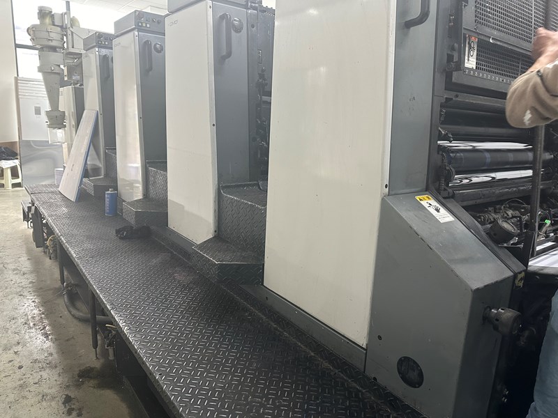 Komori 432 4 màu 56x82cm năm 2001