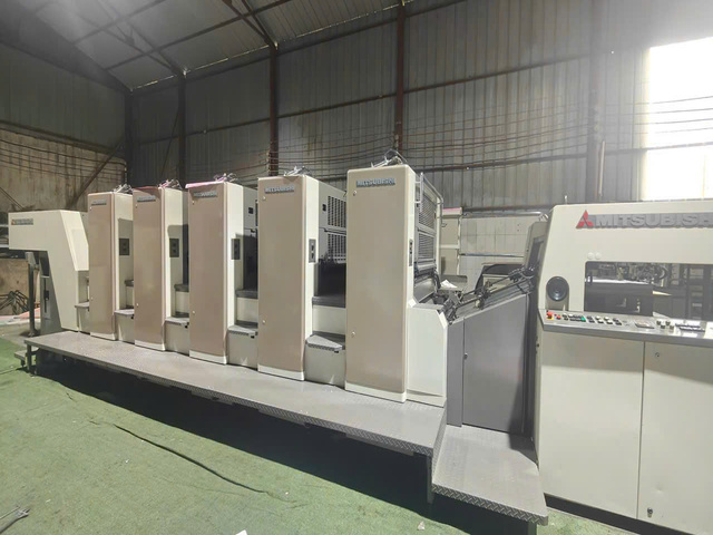 Mitshubishi D3000, khổ 72x102cm, 5 màu, năm 2004